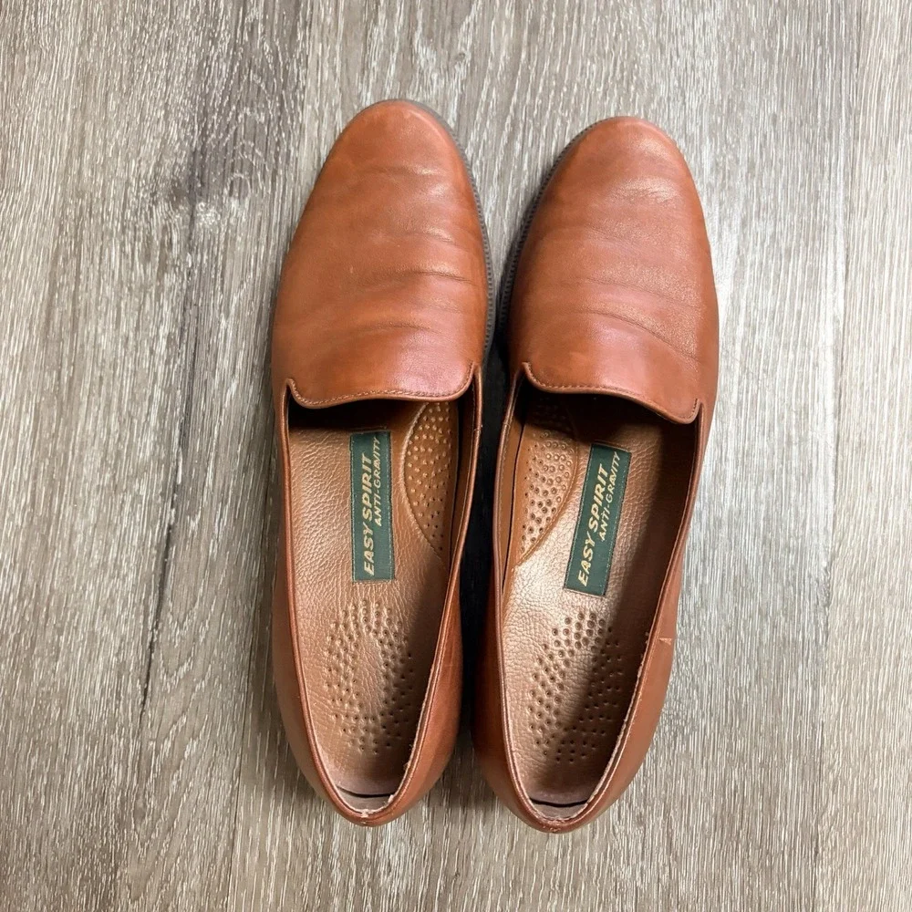 Vintage East Spirit Brown Leather Loafer Slip On Shoes Women's Size 8.5A 1" Heel - Picture 2 of 5